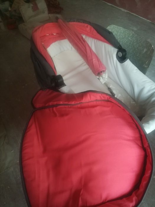 Продавам Комбинирана количка Chipolino STELLA Lime