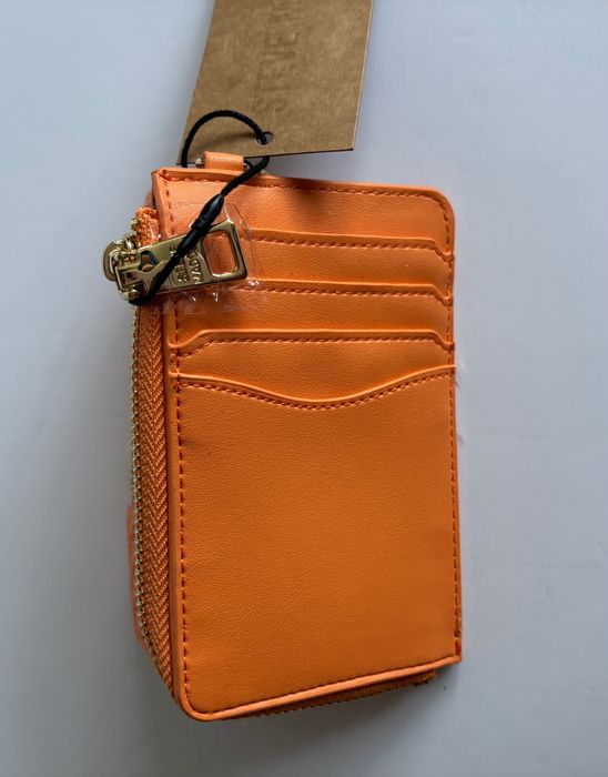 Дамски портмонета Steve Madden с ключодържател