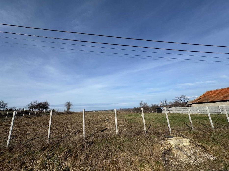 Vând teren intravilan în localitatea Copăcel, Bihor. 3082 mp