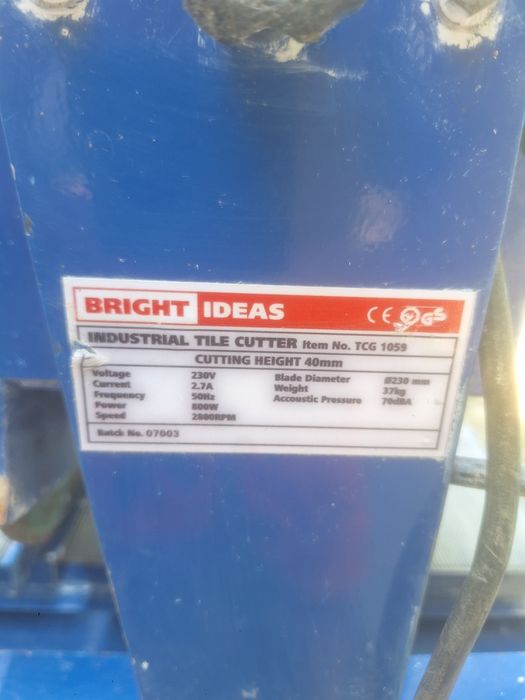 Mașină electrică de tăiat gresie și faianță