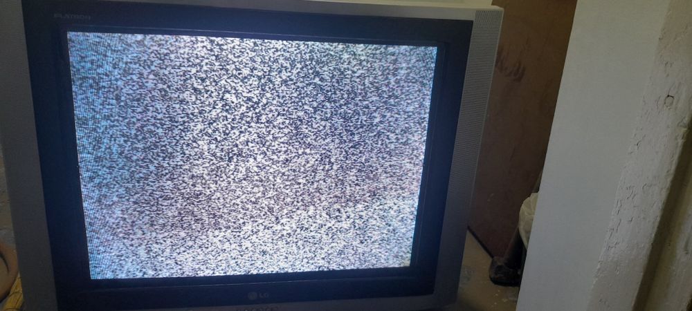 Телевизор б/у 68 дигонал рабочий