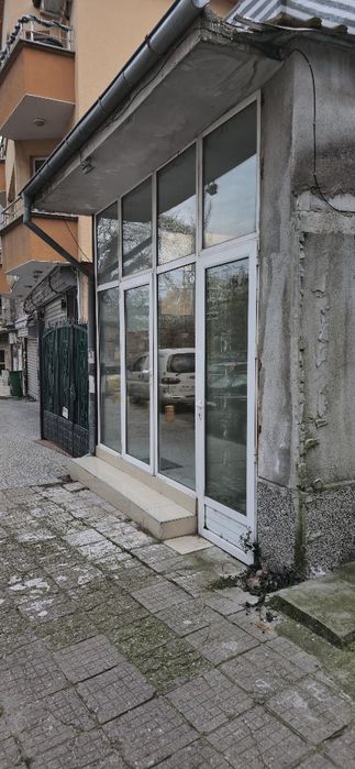 Дава се под наем Магазин в Асеновград - 70 кв.м за 357 € - Снимка #2