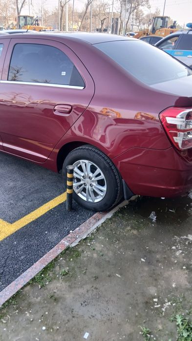 Moshina 1 qol salondan olinga kraskasi toza faqat 92 95 benzinda yurga