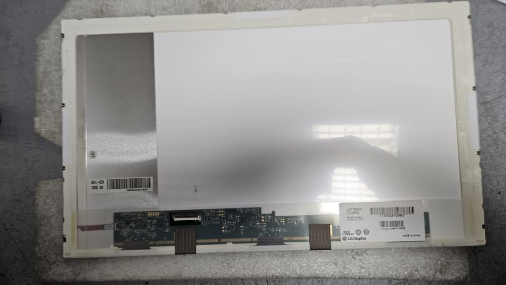 Продам матрицу 17.3,40 pin стандарт