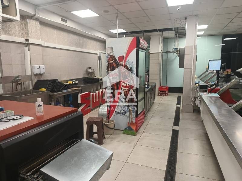 Функциониращ търговски обект със статут на  магазин  за продажба, кв.