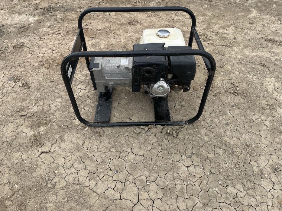 Продам генератор бензин hond gx 270