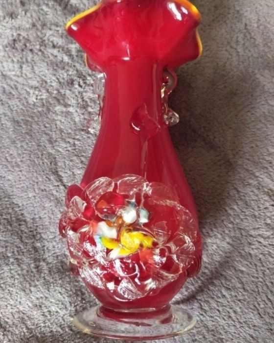 Продам вазу новую