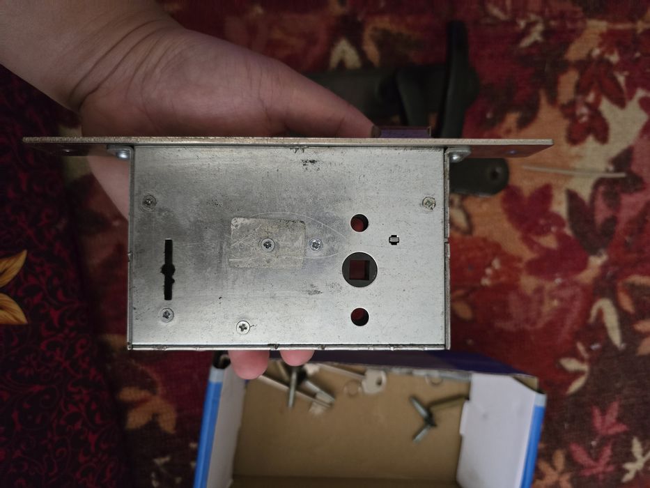 Продается дверной замок