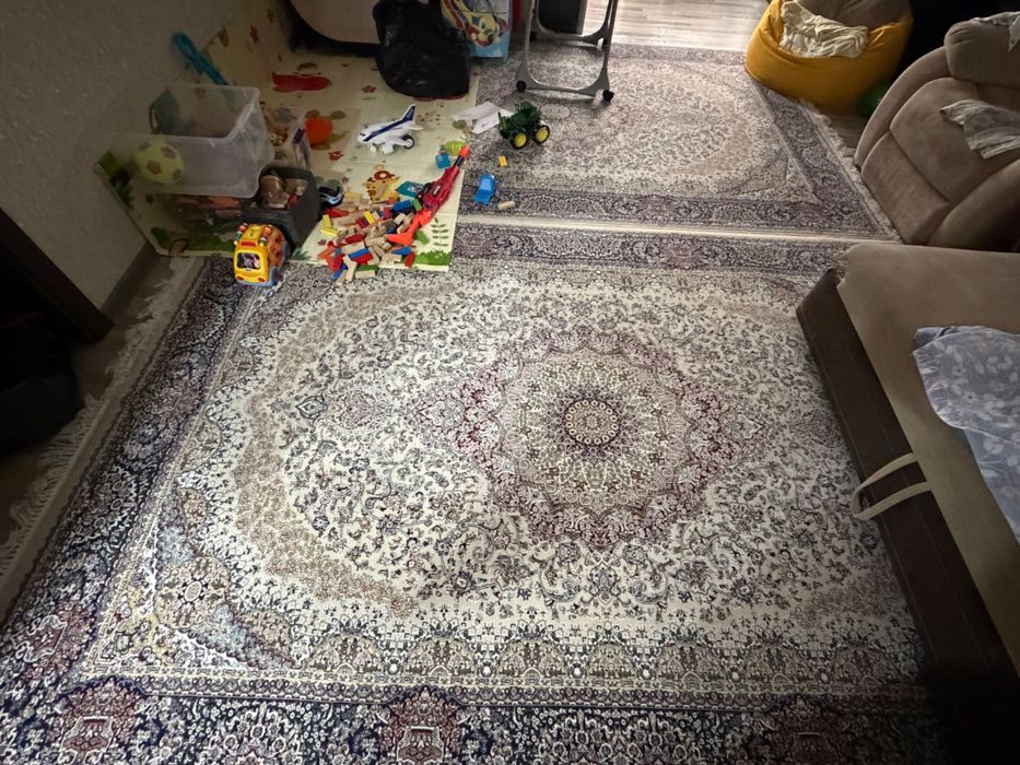 Ковер 2 шт , размер 2*3 в отличном состоянии б/у