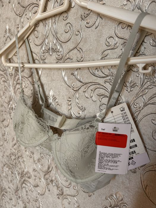 Бюстгальтер новый H&M