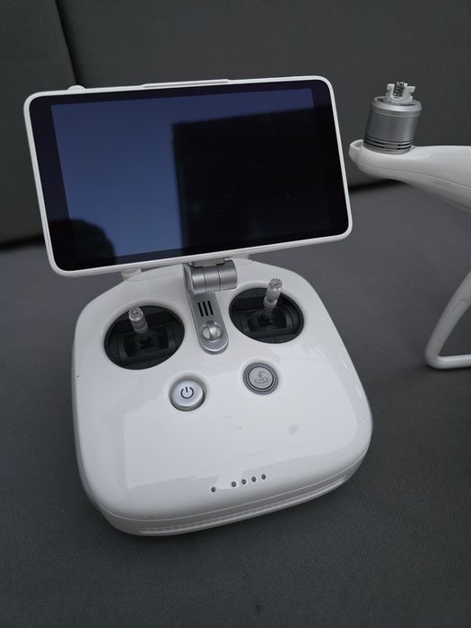 Drona dji phantom 4