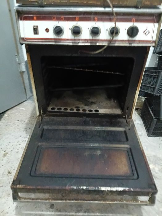 Газовая печь. Рабочая.