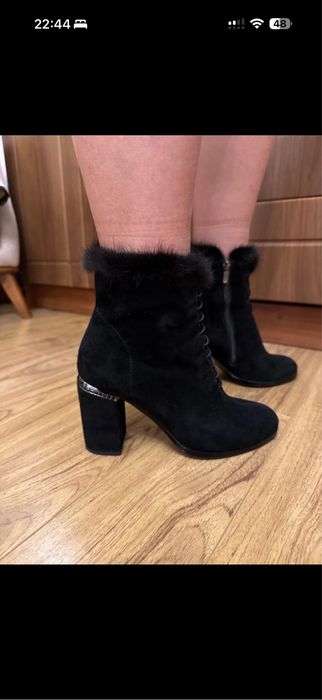 Botine negre de piele Epica