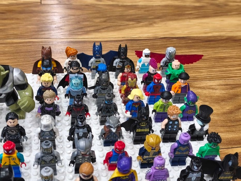 LEGO мини фигурки - Марвел и ДиСи