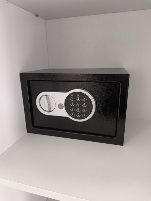 сейфы для шкафов