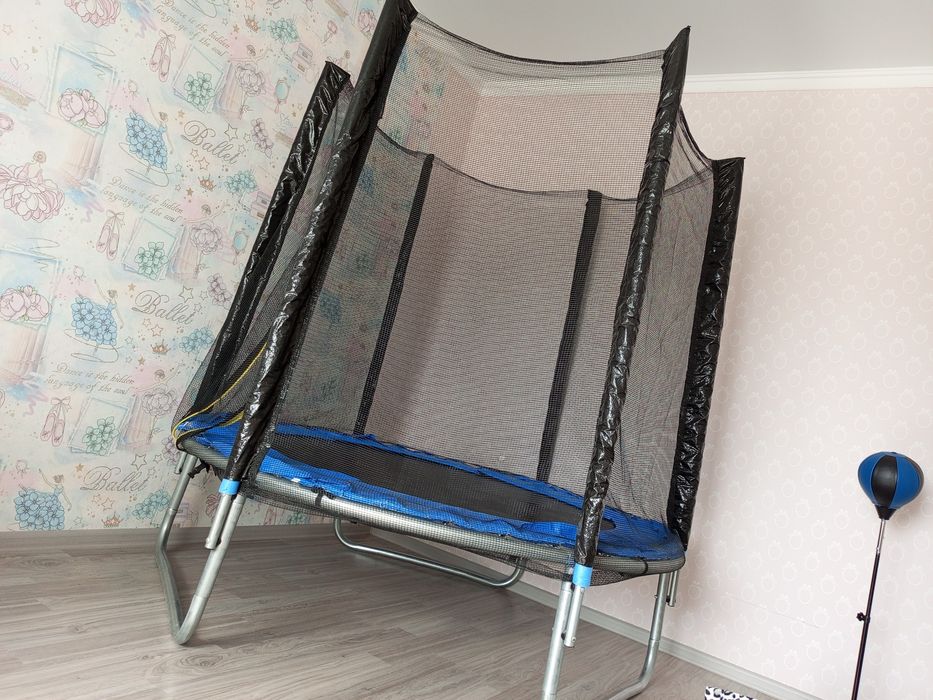 Продам батут в отличном состоянии