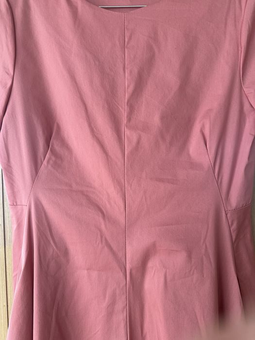 Рокля пепел от рози