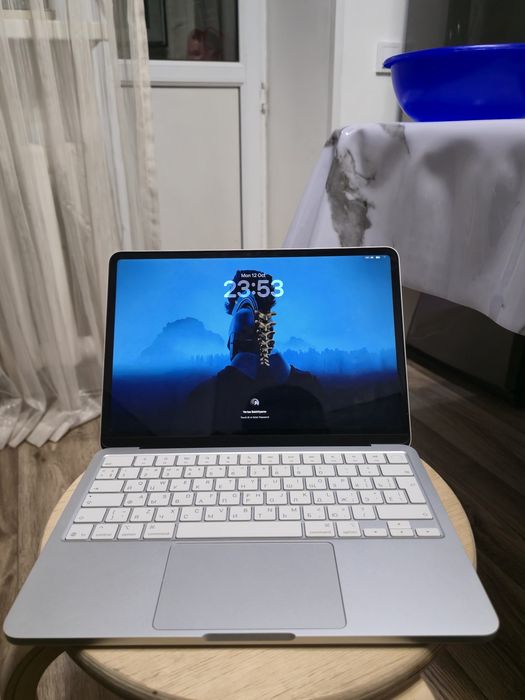 Продам Macbook Neo 512gb