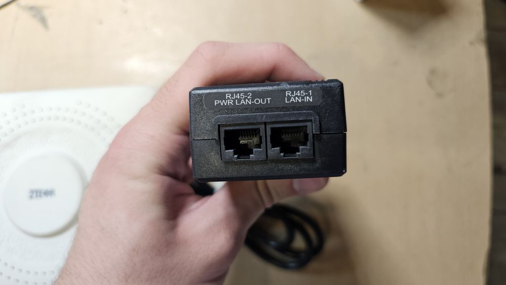Acces Point Wi-Fi (Router) ZTE cu injector poe