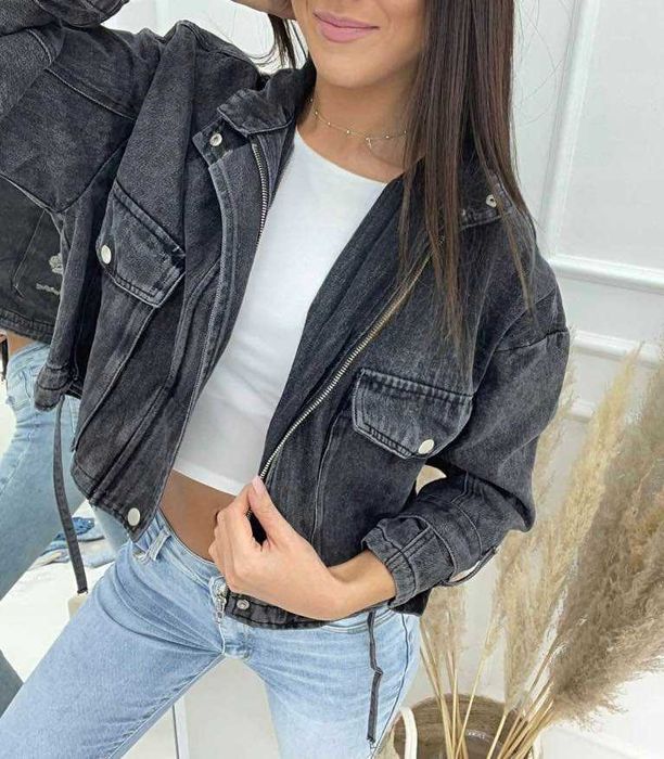 Дънково яке с джоб на гърба