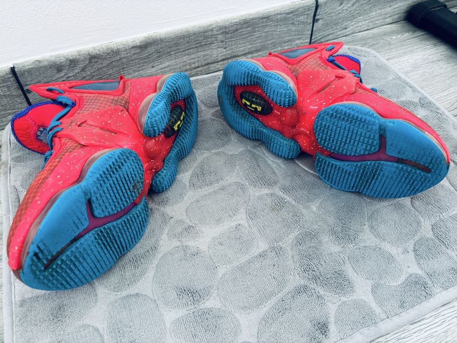 Nike Lebron XIX 19