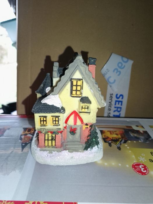 Коледни играчки- къщички