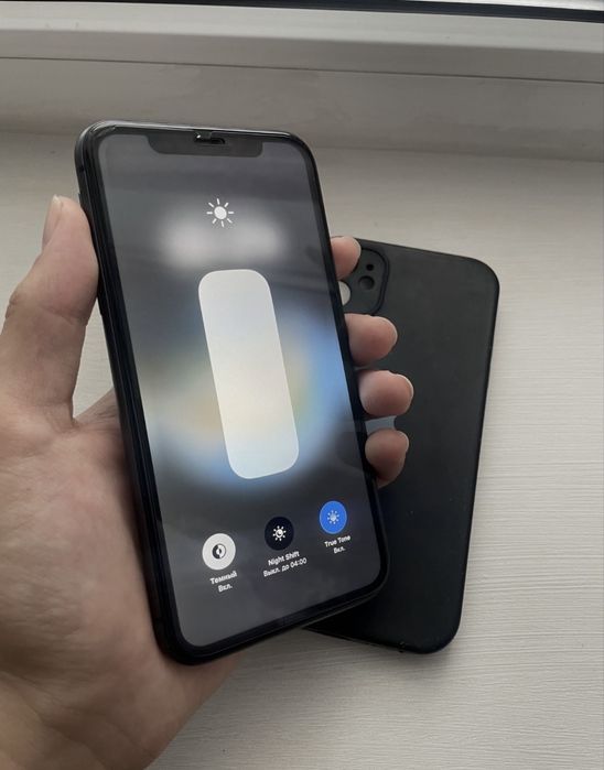 Iphone 11  64 гв