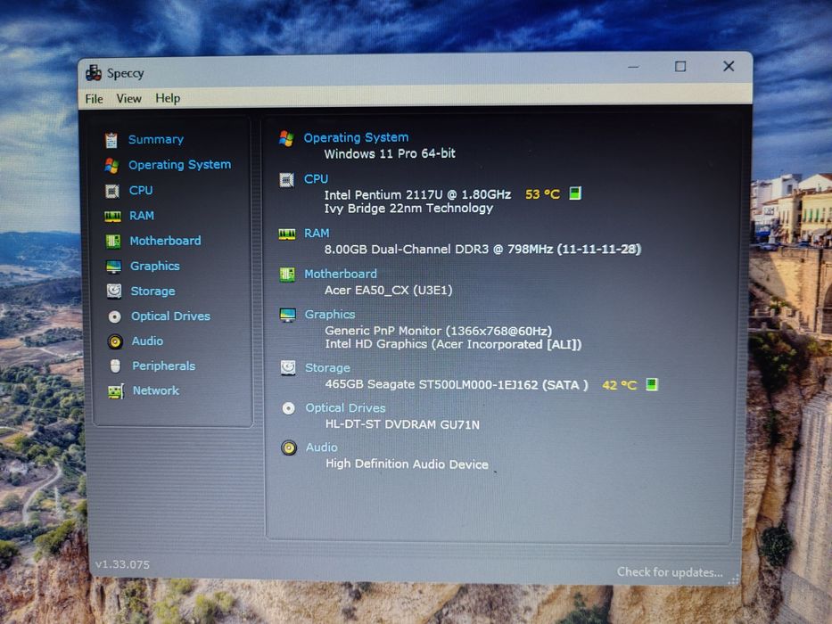 Acer Aspire E1-530 15.6" CPU Intel 2117U 1.8 GHz 8Gb DDR3 SSHD 500Gb