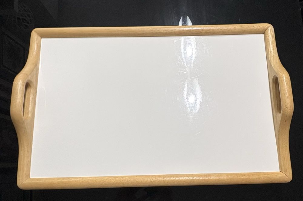 Дървена масичка/поднос с крачета за закуска/лаптоп