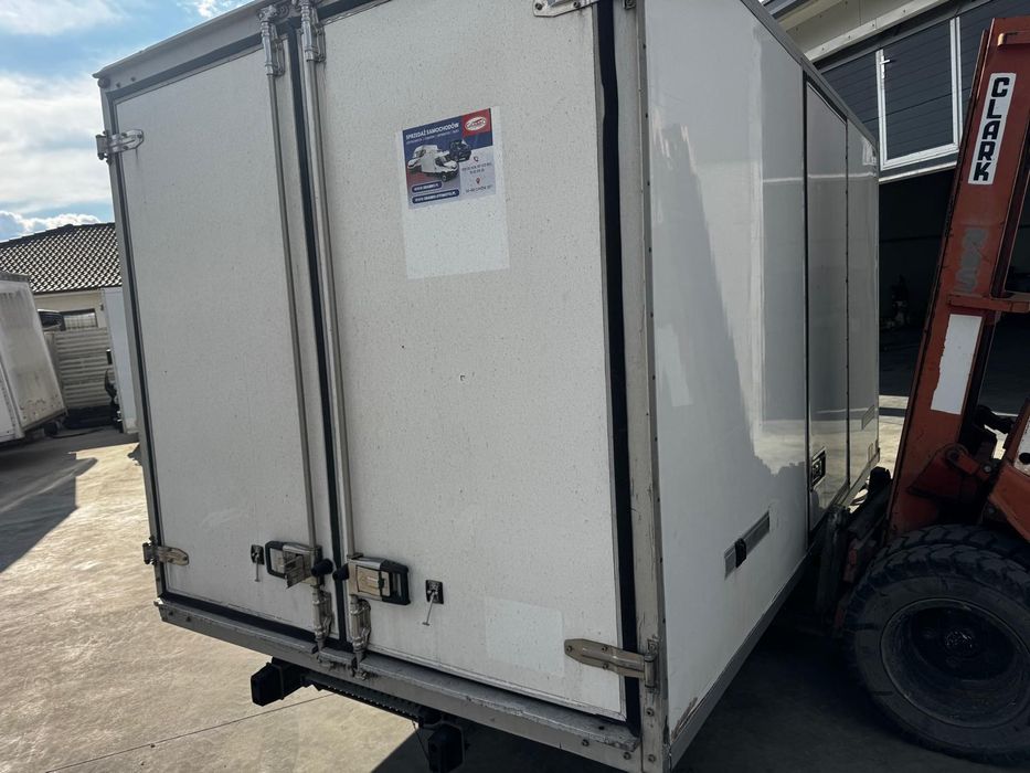 Vând cub frigorific Carrier V500 pentru Iveco