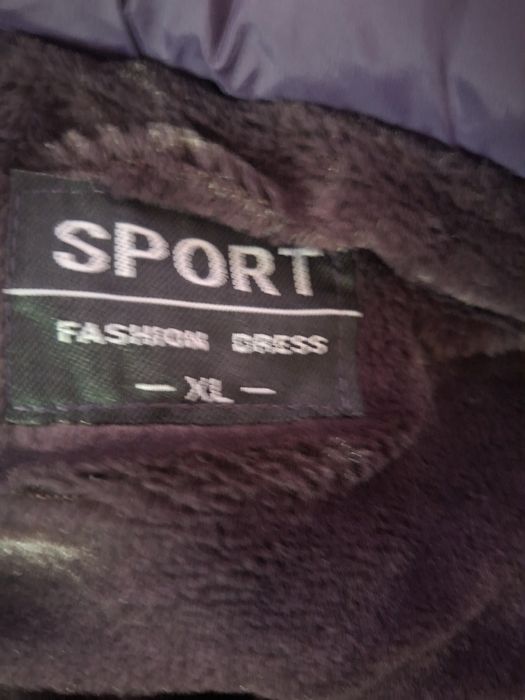 Vând Geacă Damă cu Glugă și Blanita Mărimea XL Nouă