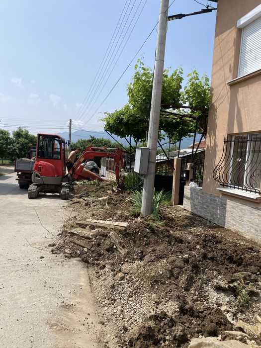 Услуги с тристранен самосвал и мини багер,хамалски услуги
