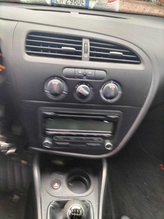 Seat Leon 1.6 TDI НА ЧАСТИ