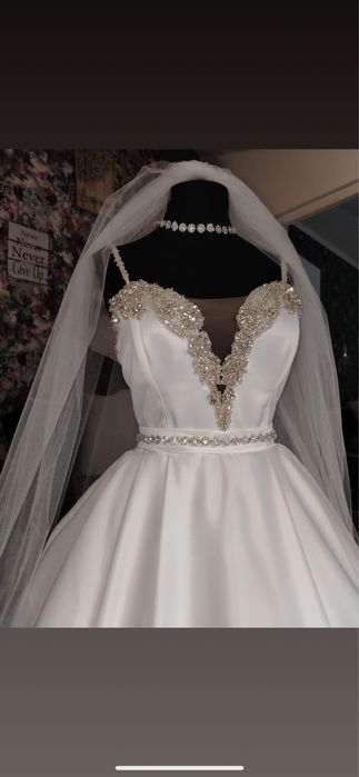 Vand rochie de mireasa