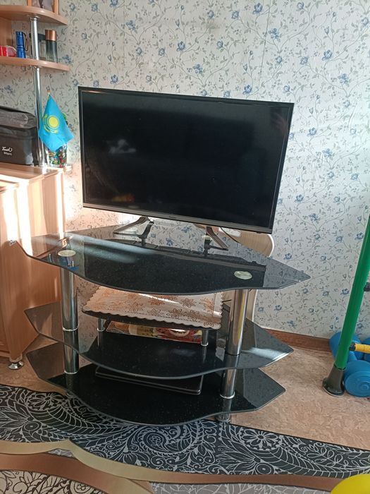 Продам полку для телевизора