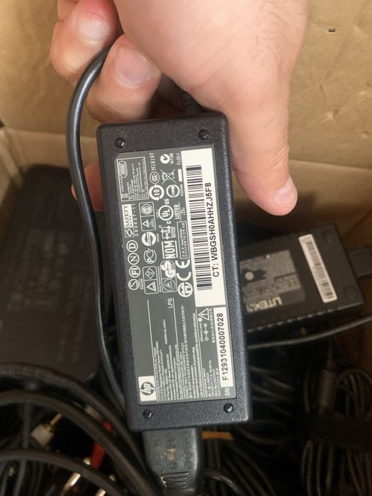 Diferite alimentatoare incarcatoare laptop 12v 18v Asus Acer HP Dell