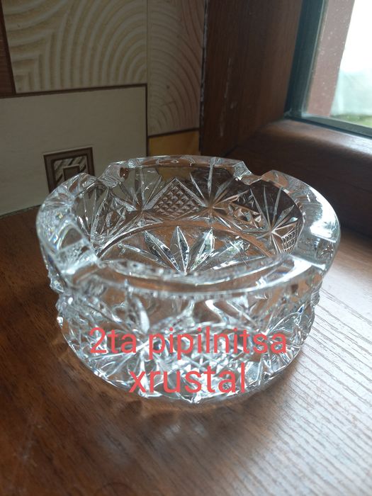 Xrustal va oniks sotiladi