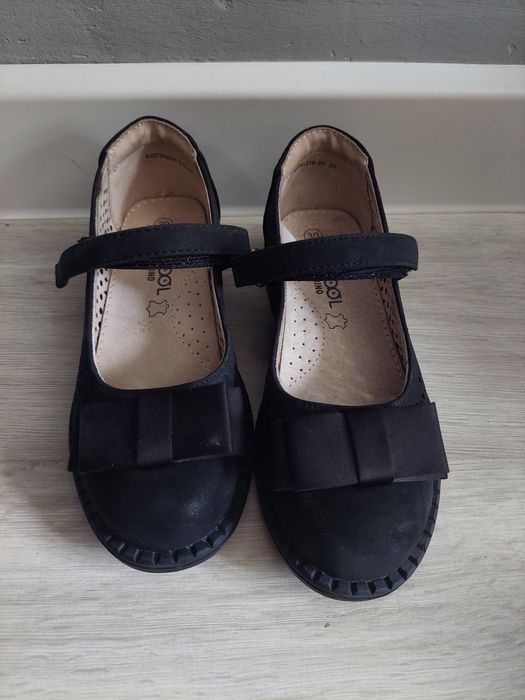 Продам туфли для девочки