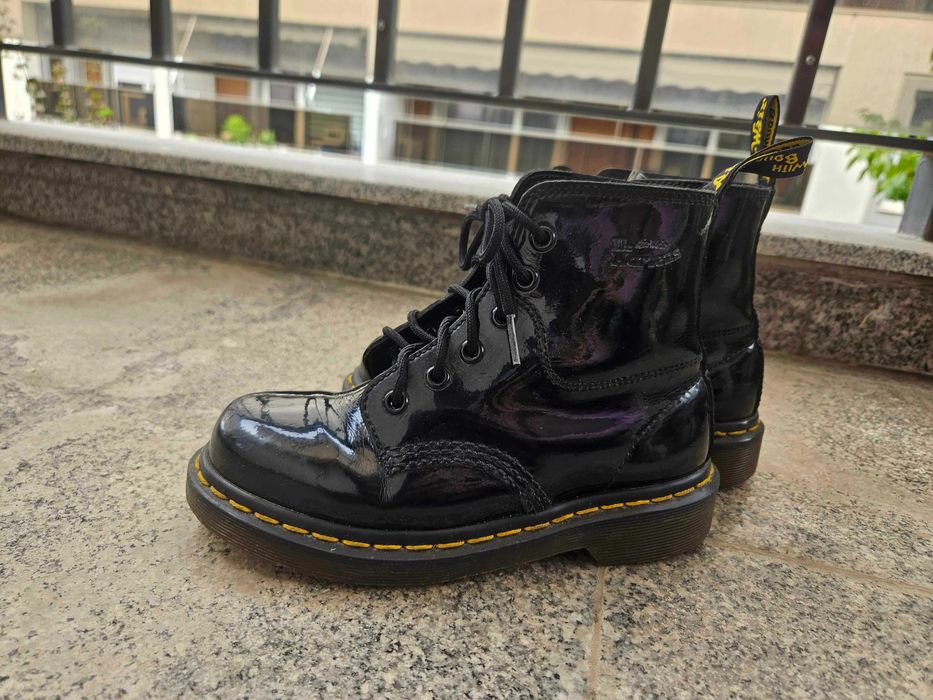 Dr Martens черни лачени детски обувки