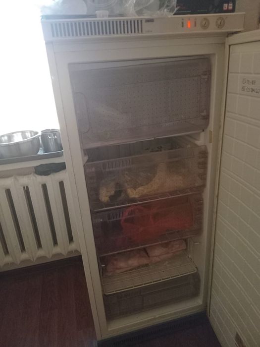 Продаю морозильную камеру