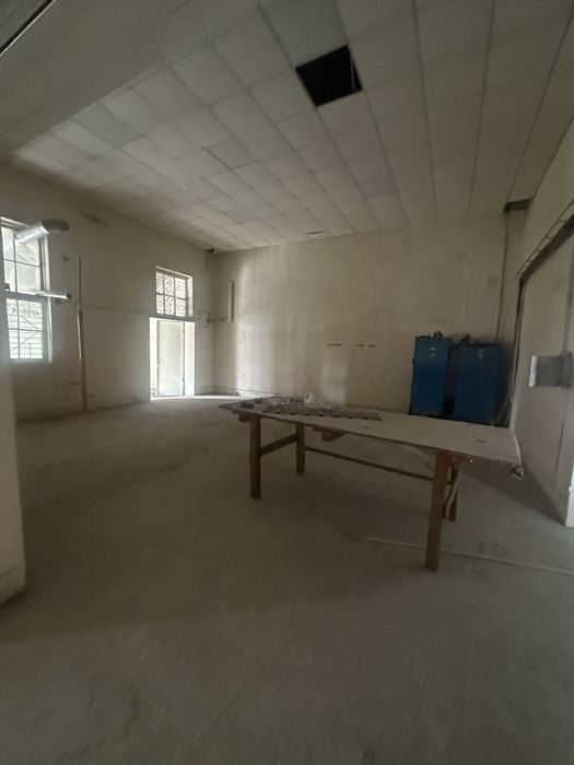 Сдам в аренду помещение под производство имеется кран-балка. 350 кв.м