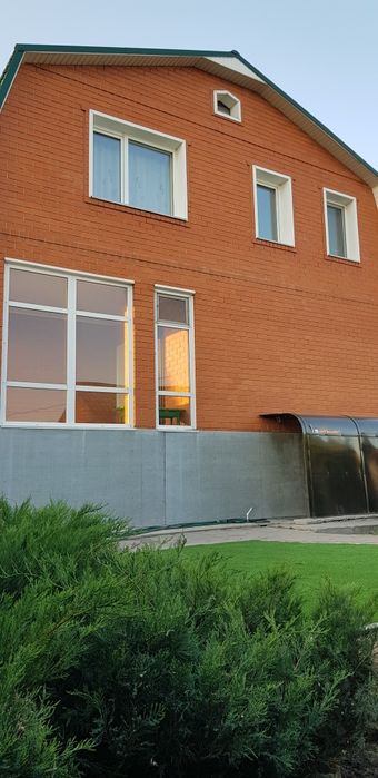 Продаётся коттедж .Центр города.