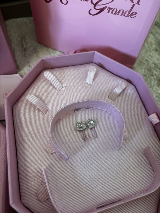 Colier Swarovski Ariana Grande nou