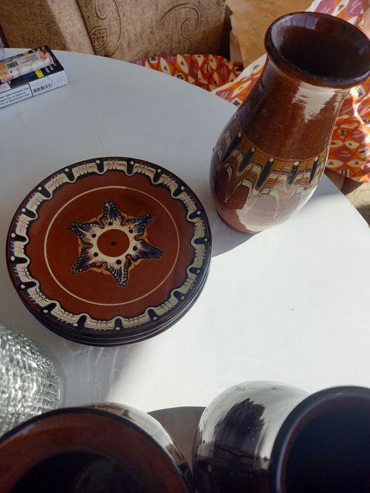 Стари глинени и стъклени съдове