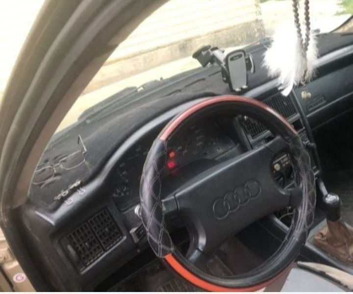 Срочно срочно Audi B3