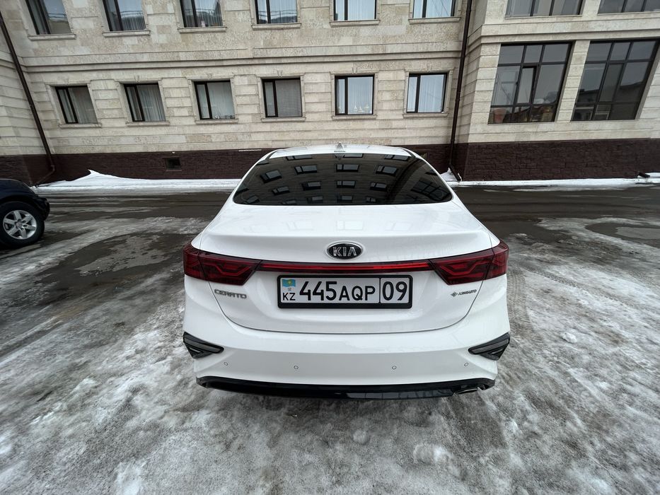 Продам машину автомобиль Kia Cerato