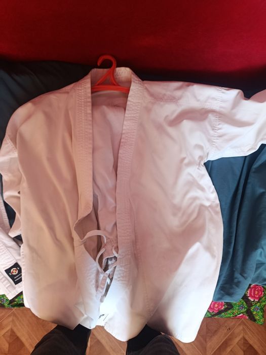 Продам кимоно для каратэ