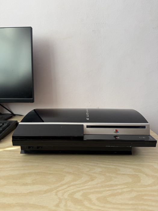 PS3 Fat 1TB + 100 игри