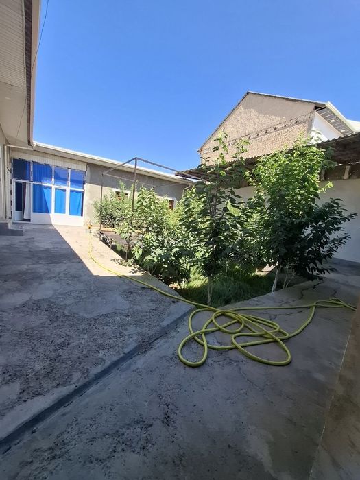 Romitan tumanida barcha sharoitlarga ega uy joxozlari bilan sotiladi