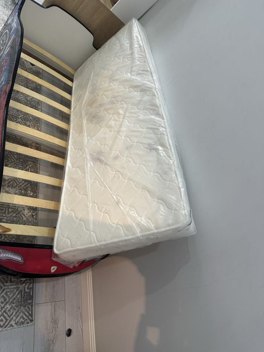 Детская кровать машинка